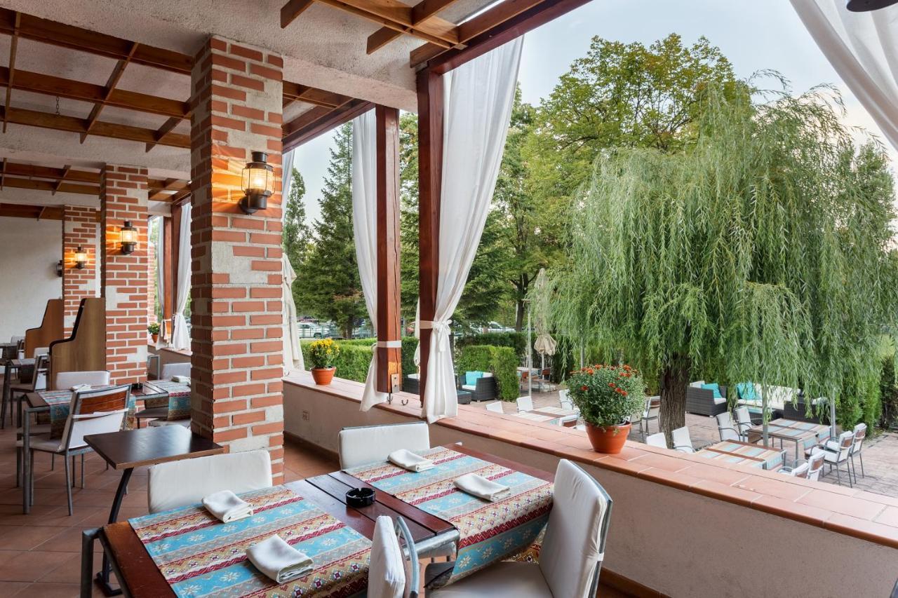 Hotel Ramada By Wyndham Parc Bucharest