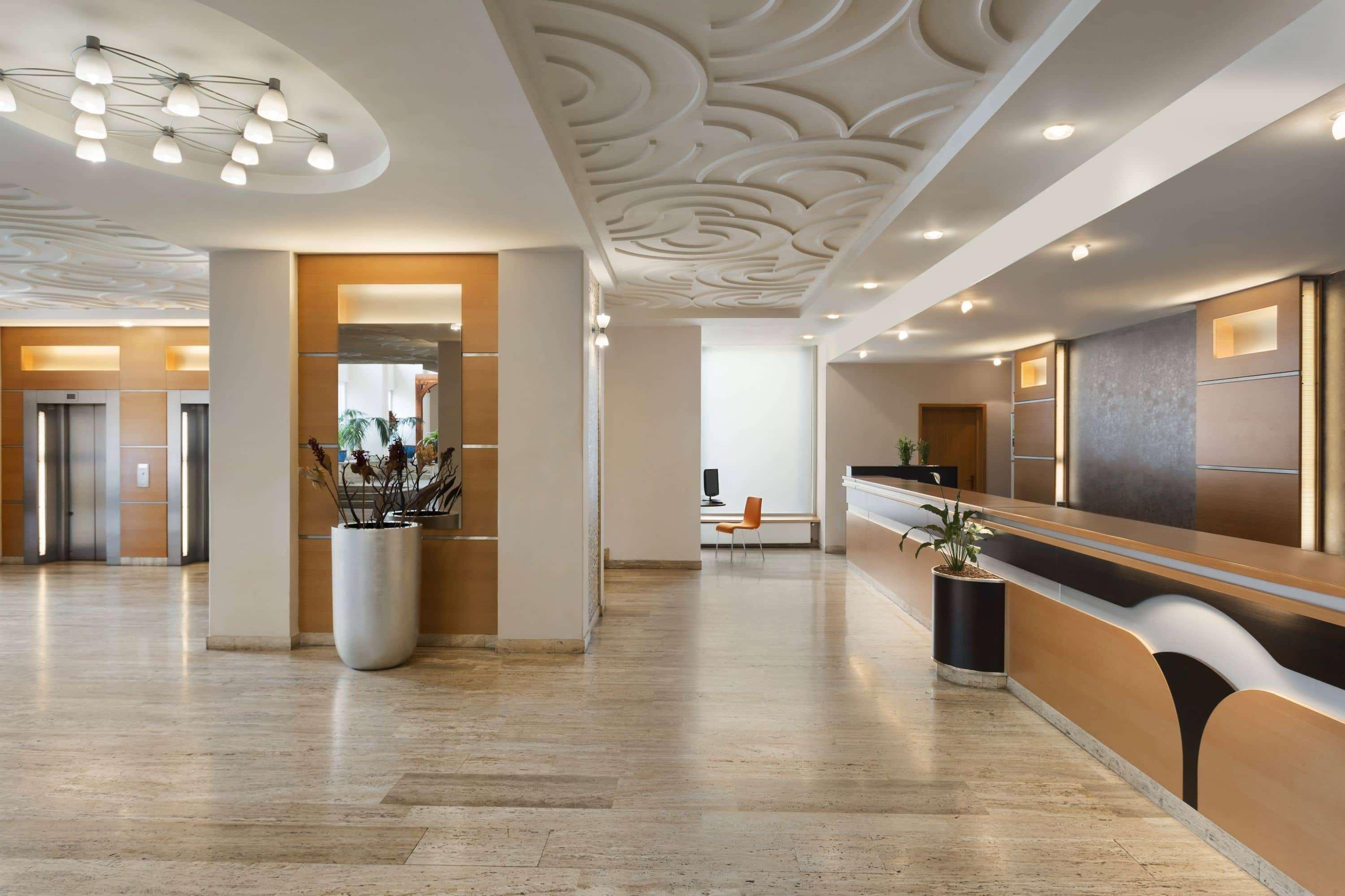 Hotel Ramada By Wyndham Parc 4*