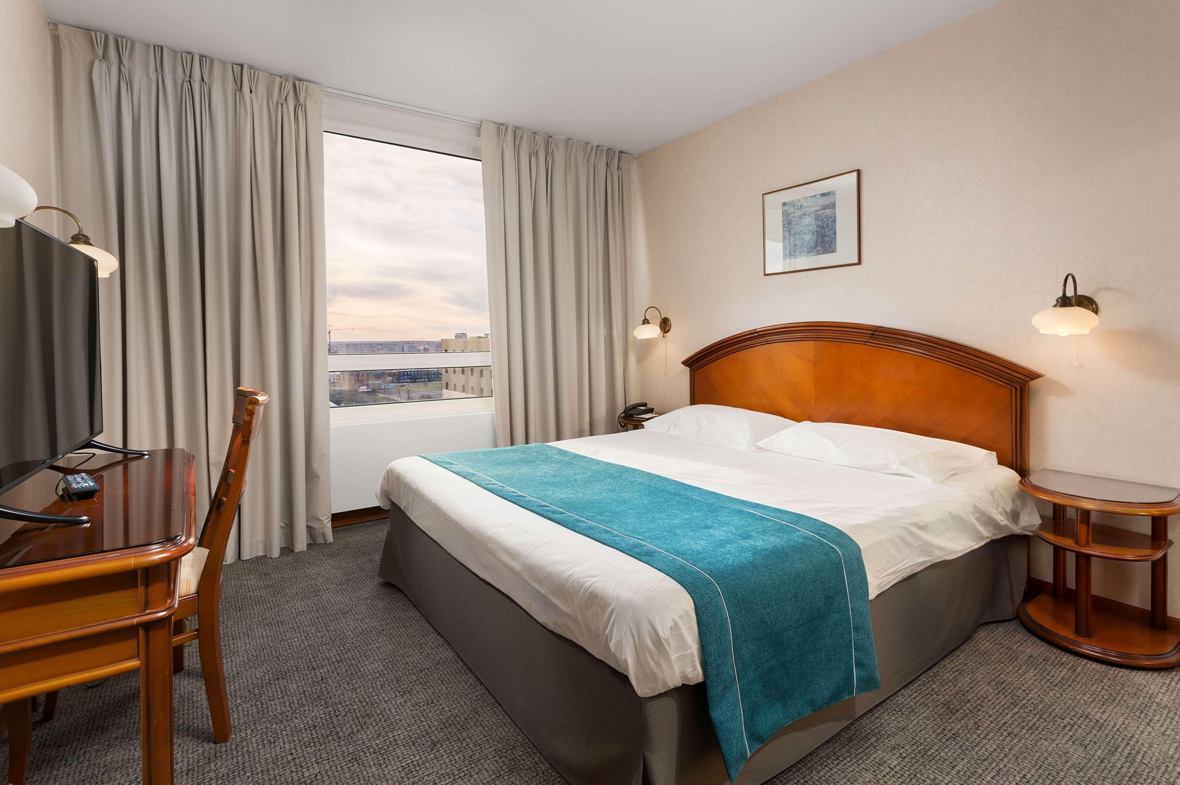 Ramada By Wyndham Parc Hotel 4*