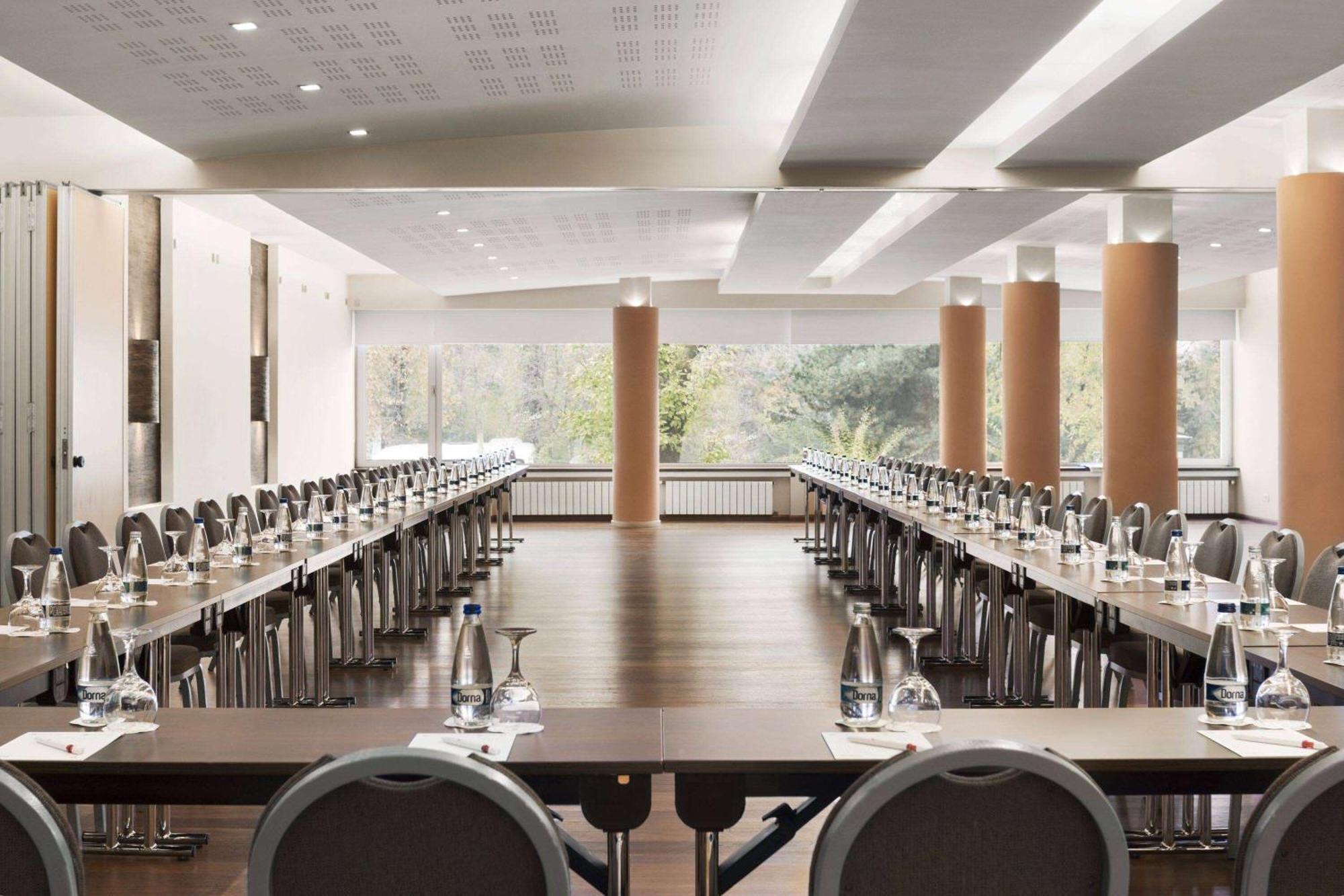 Ramada By Wyndham Parc Hotel 4*
