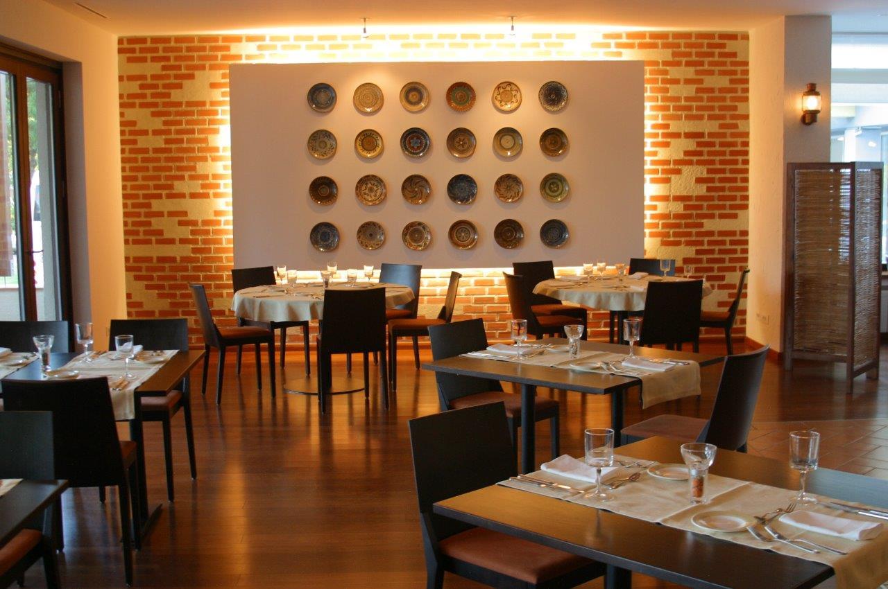 Hotel Ramada By Wyndham Parc 4*