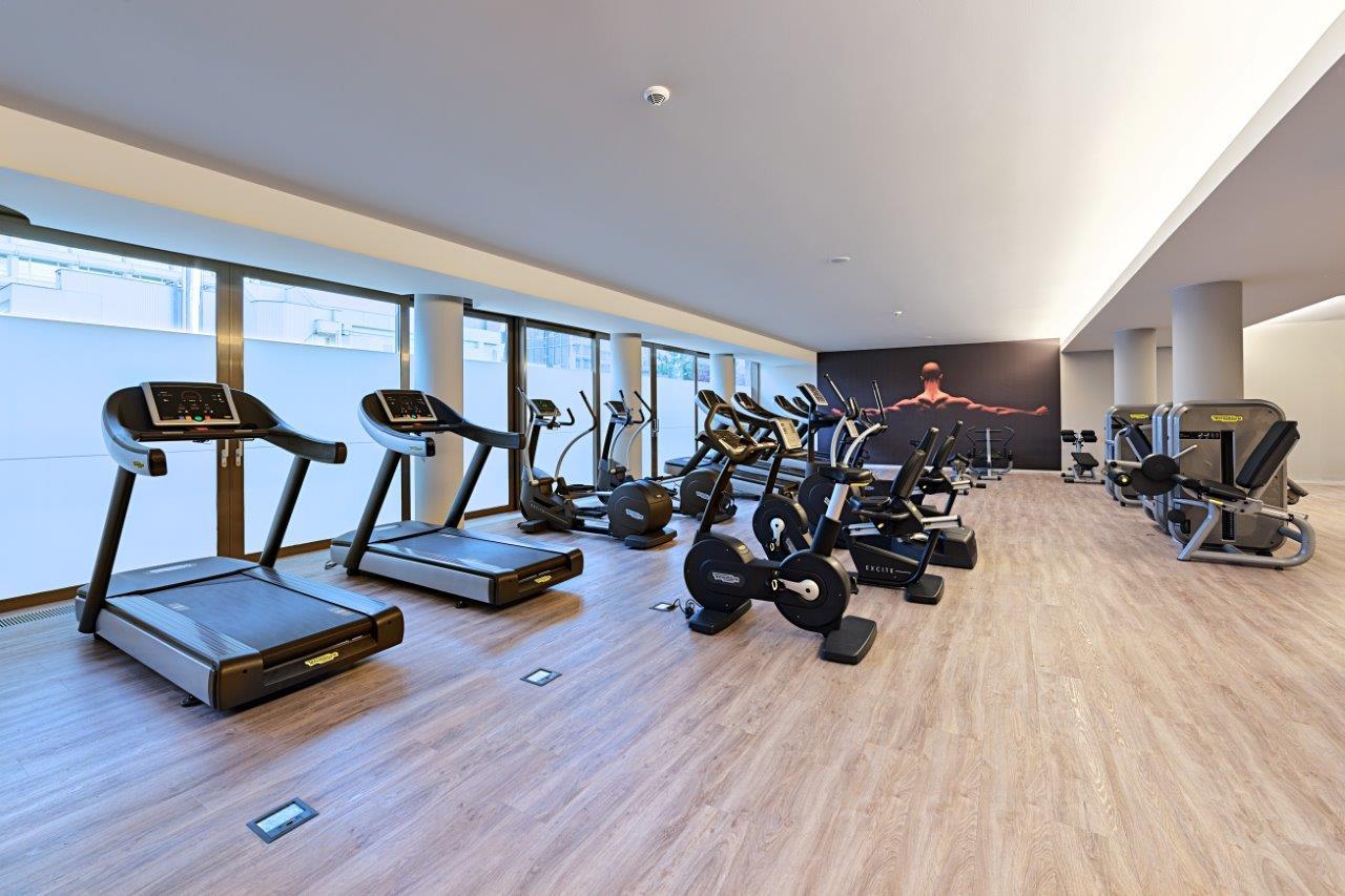 酒店 Ramada By Wyndham Parc 4*